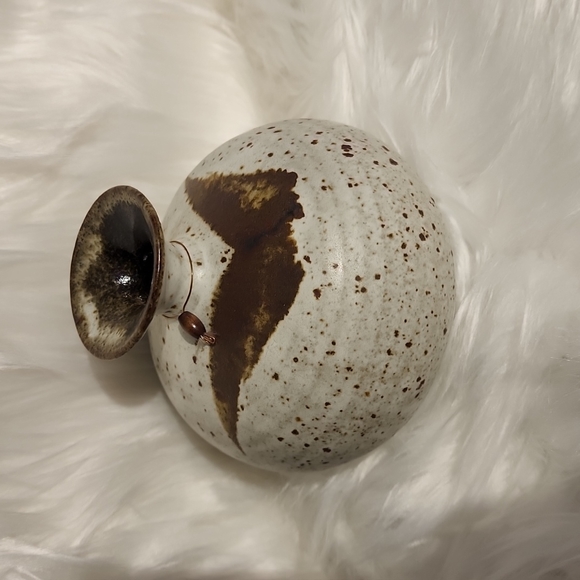 Home decor small vase rustic looking handpainted butterfly - Picture 6 of 10